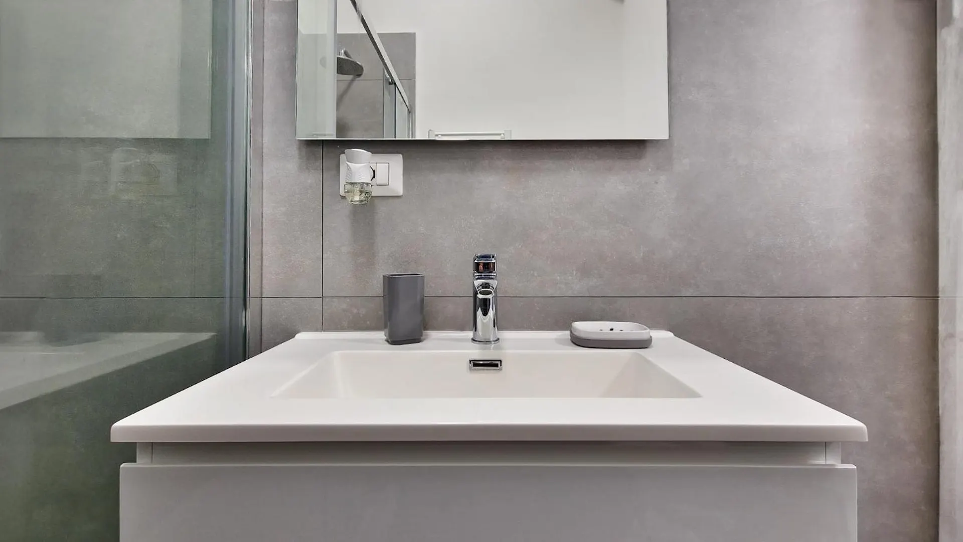 Eleven Suites - Cozy Apartments Milano 0*,